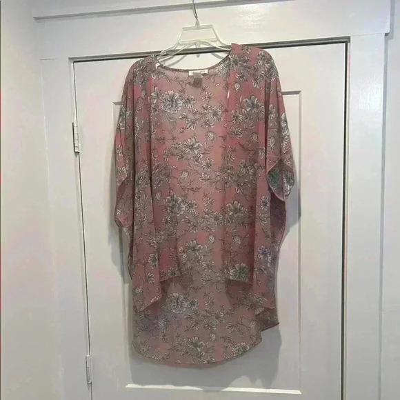 Emory Park pink with  blue flowers kimono size small in perfect condition. - Picture 4 of 9
